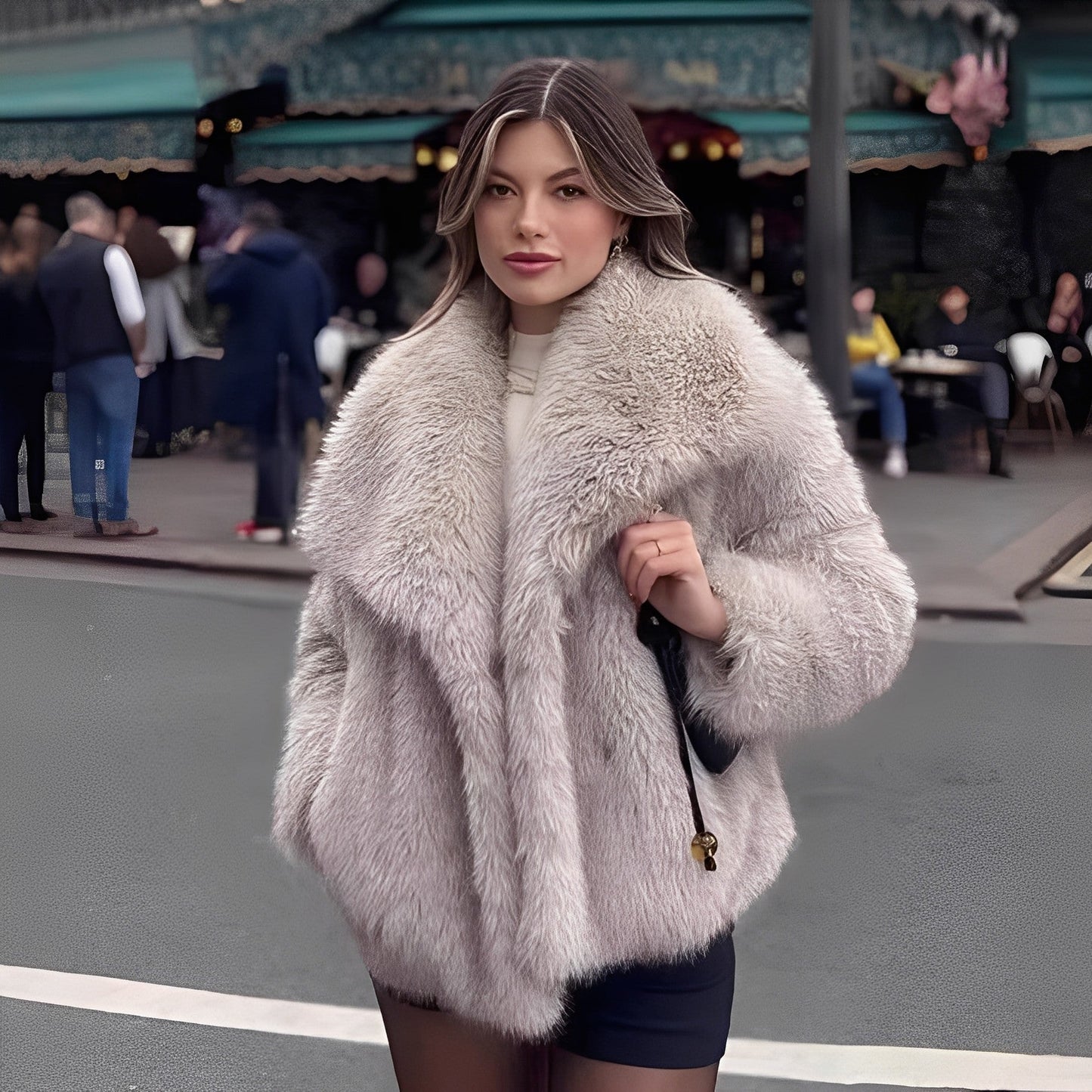 Melany - Modny płaszcz z imitacji futra dla kobiet