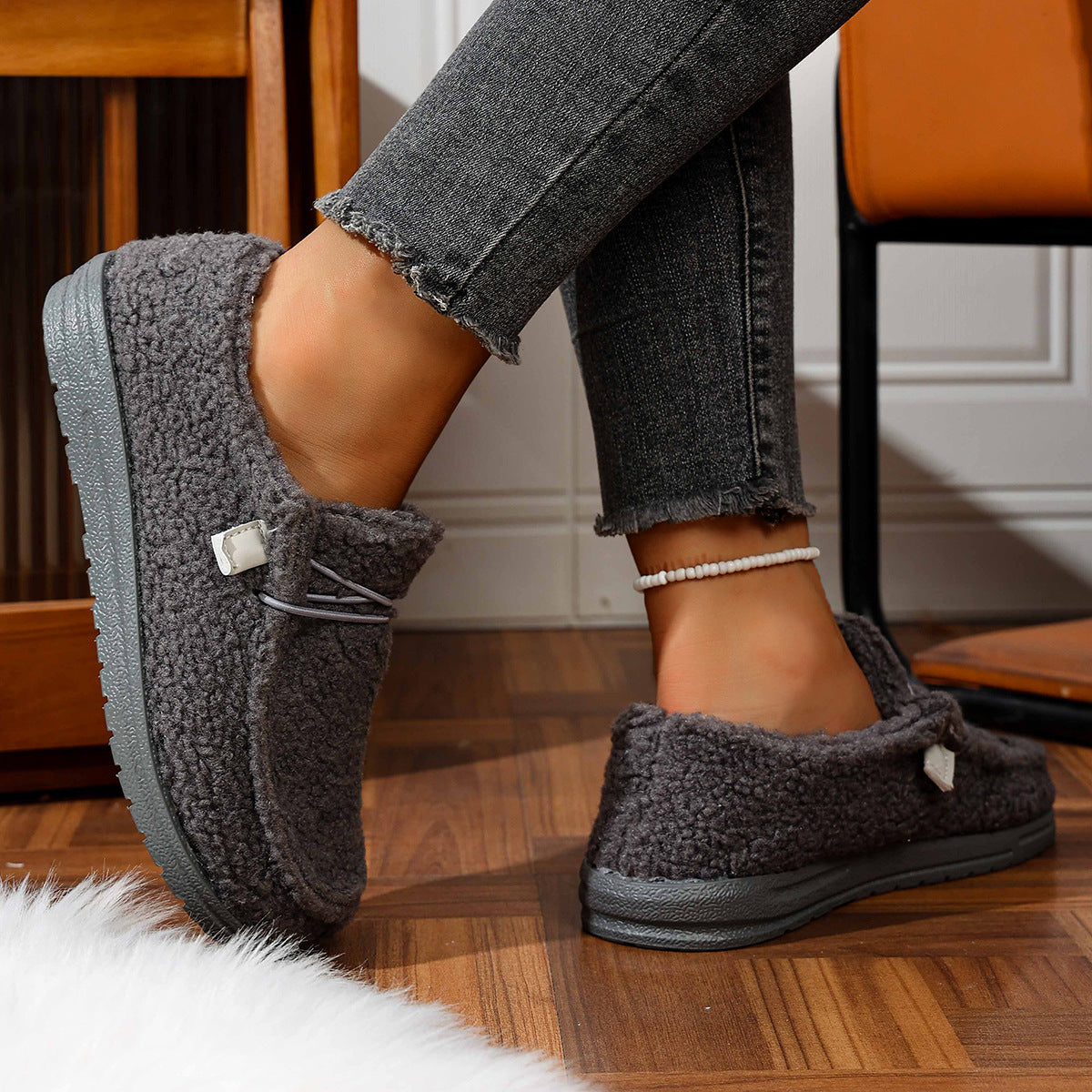 Mellony - Eleganckie płaskie buty Teddy dla kobiet