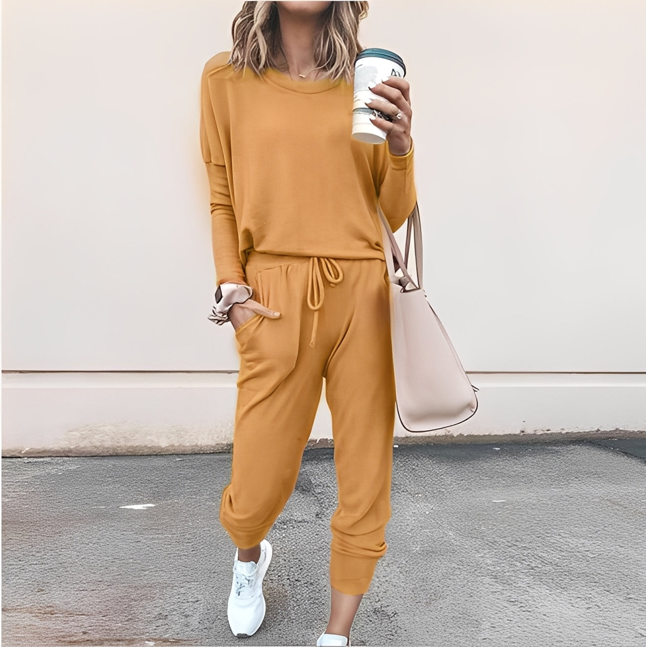 Danielle - Kobiecy, luźny strój treningowy