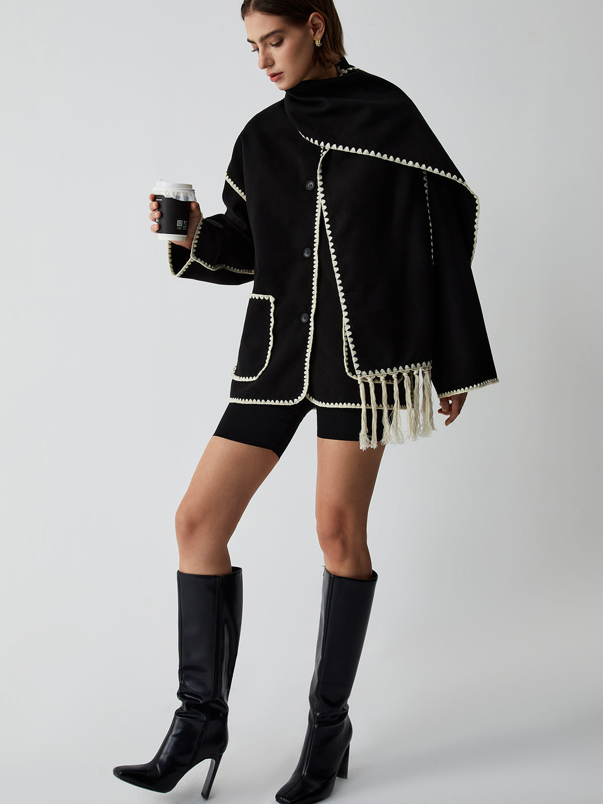 Elodie – Jacka z szalem