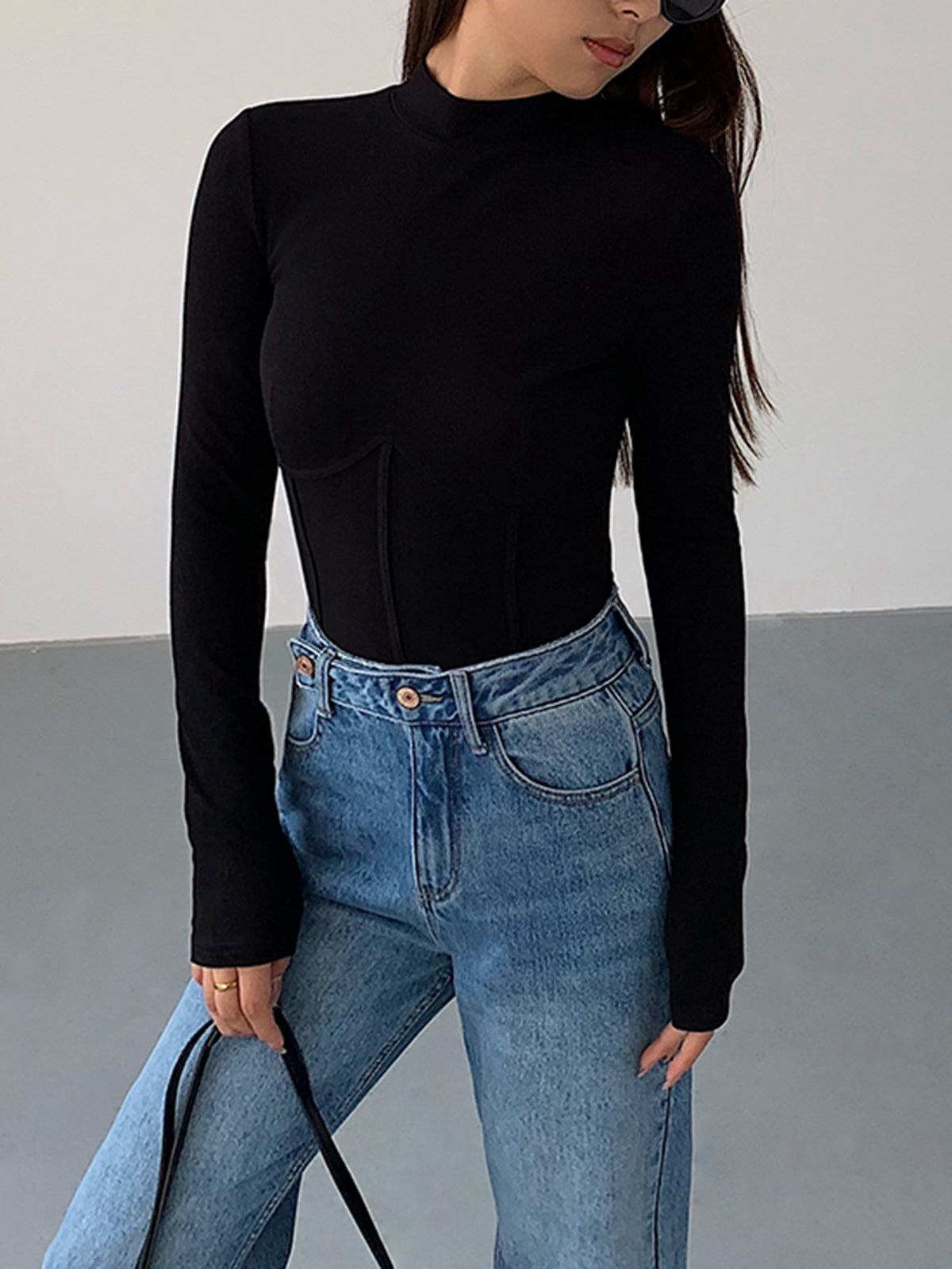 Nelia – Slim T-Shirt z Stojącym Kołnierzykiem