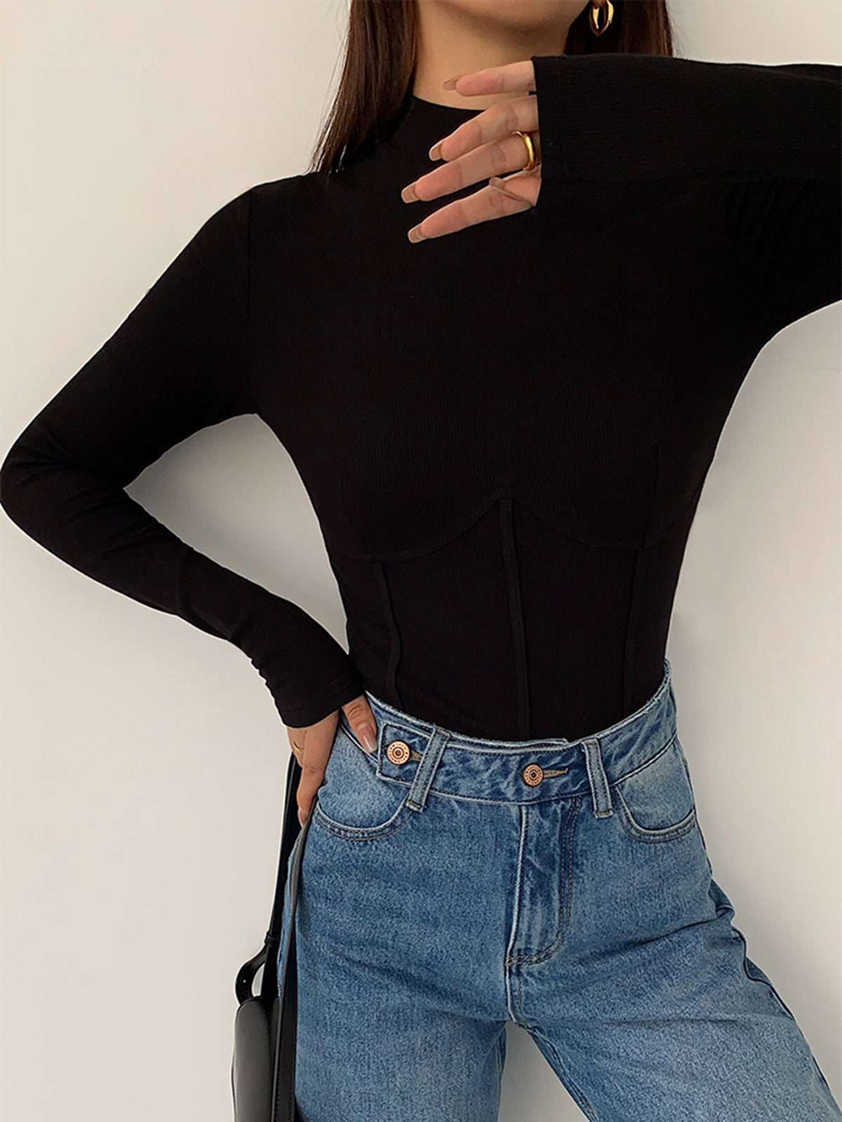 Nelia – Slim T-Shirt z Stojącym Kołnierzykiem