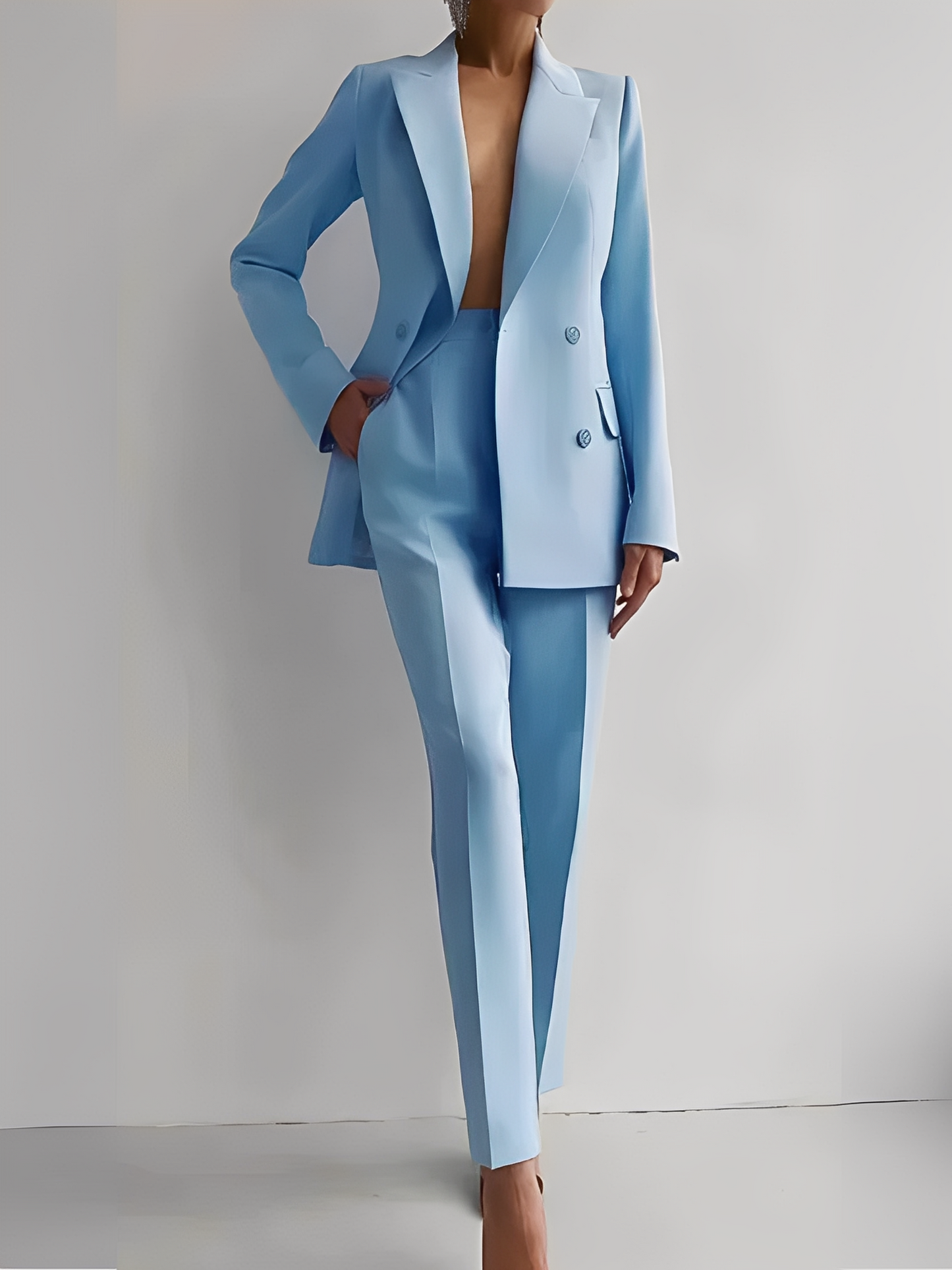 Nydia - Stylowy damski zestaw Slim-Fit z żakietem i spodniami