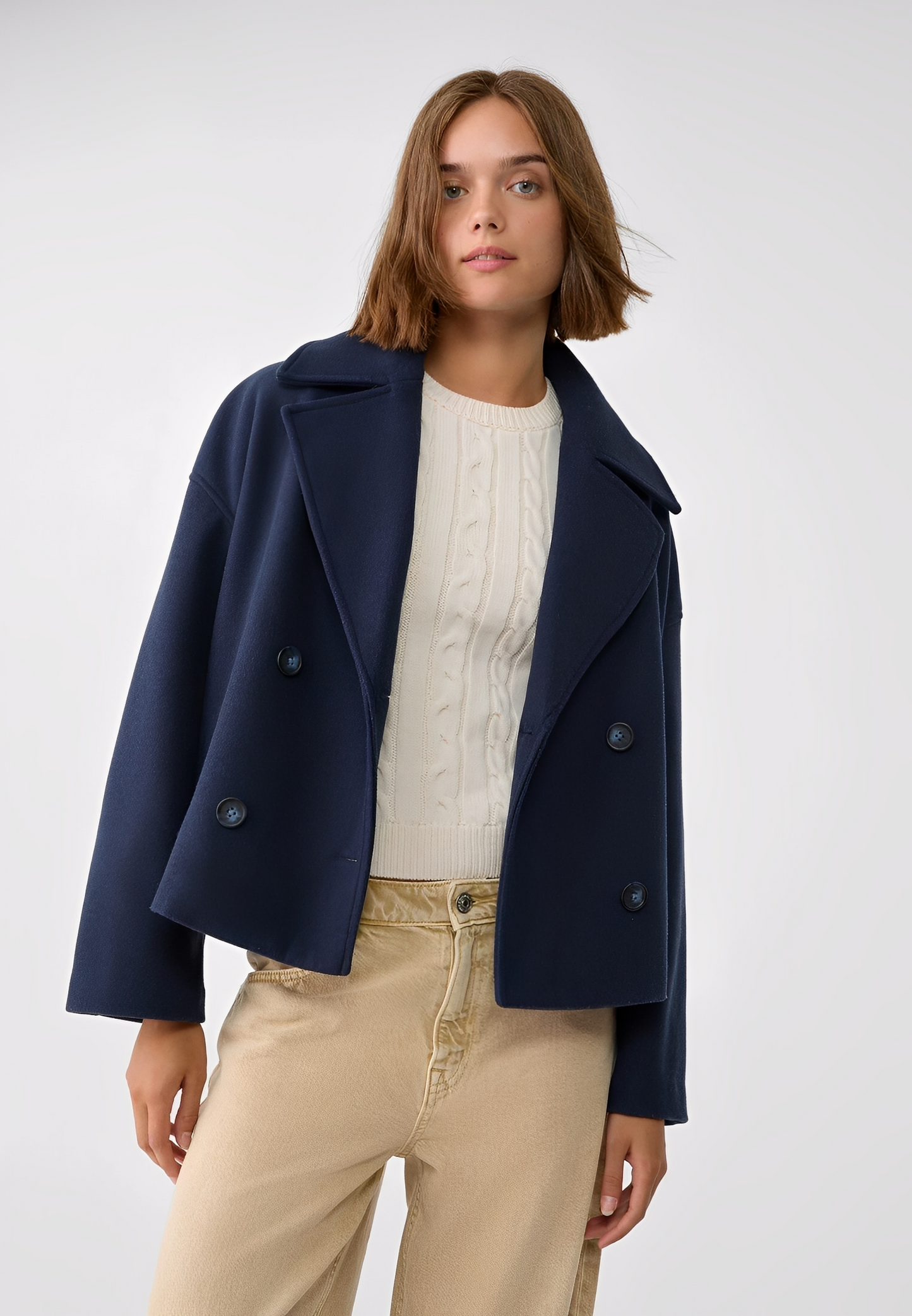Claire – Krótka Elegancka Dwurzędowa Kurtka