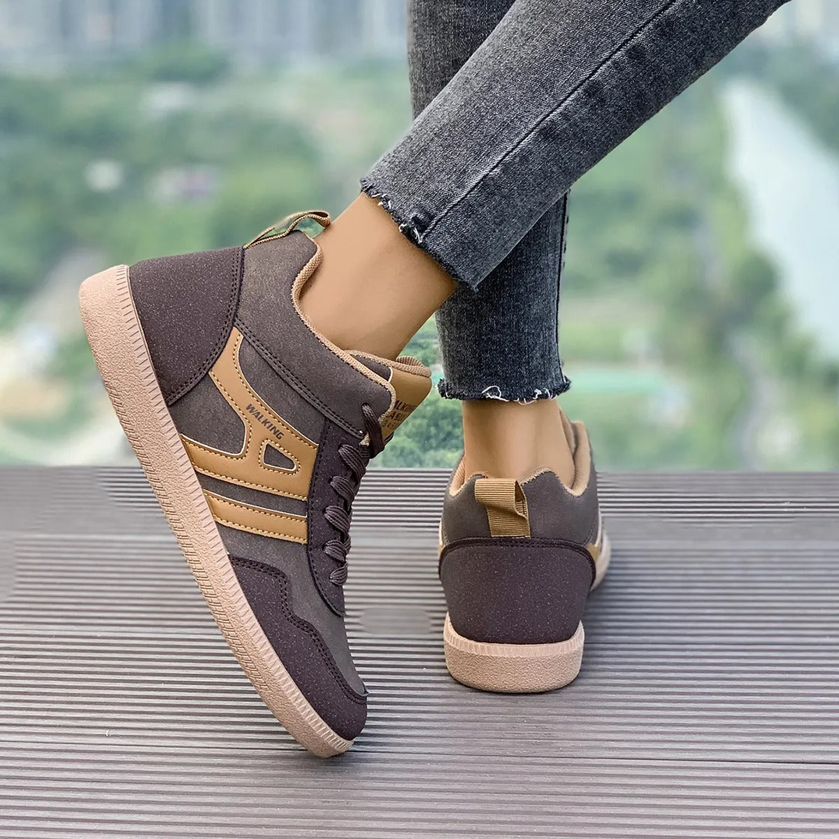 Griselda - Stylowe damskie płaskie buty sportowe