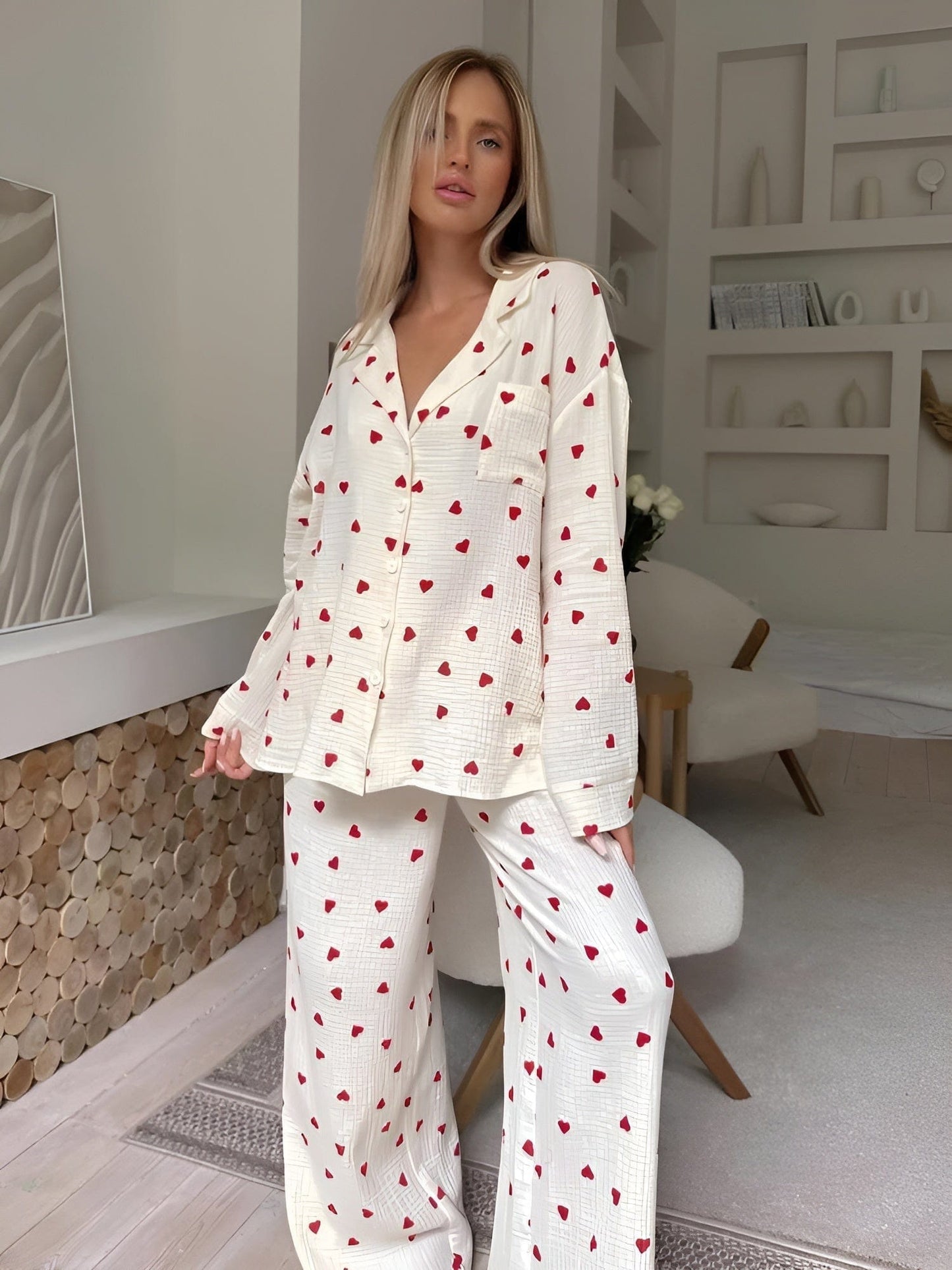 Lola – Elegancki piżama z motywami serc