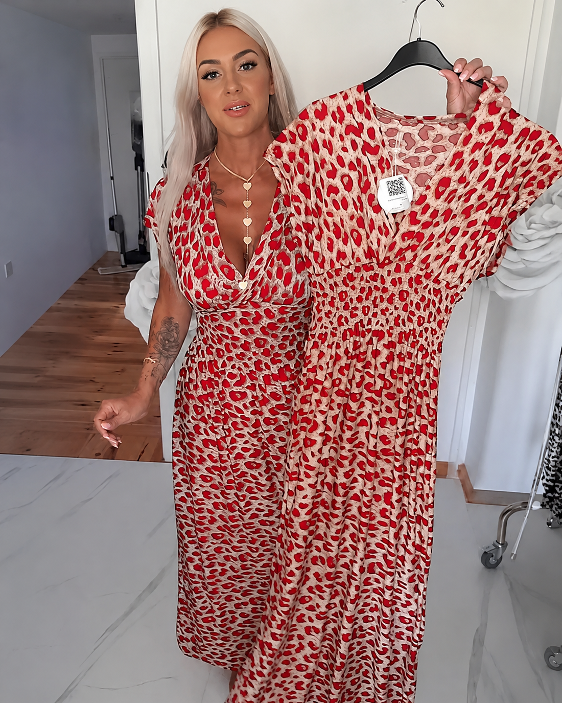 Dyshelle - Elegancka sukienka boho z dekoltem w serek