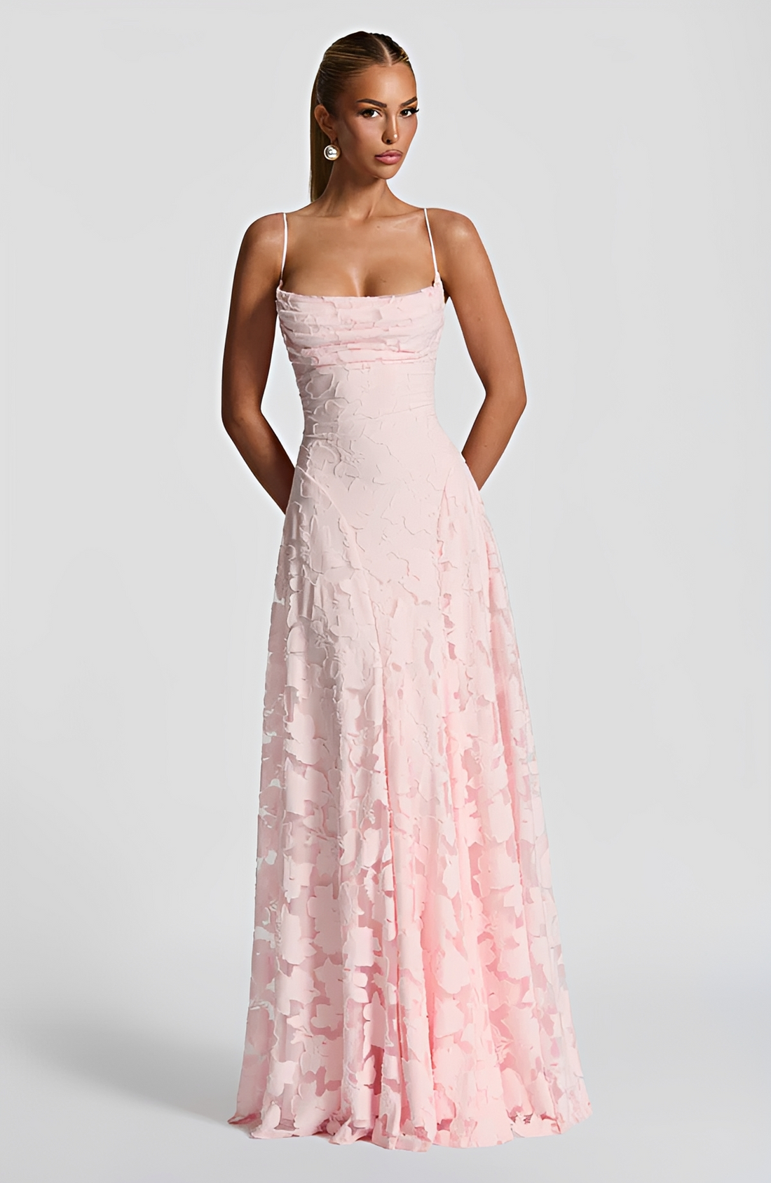 Francisa - Elegancka i Szykowna Suknia Maxi
