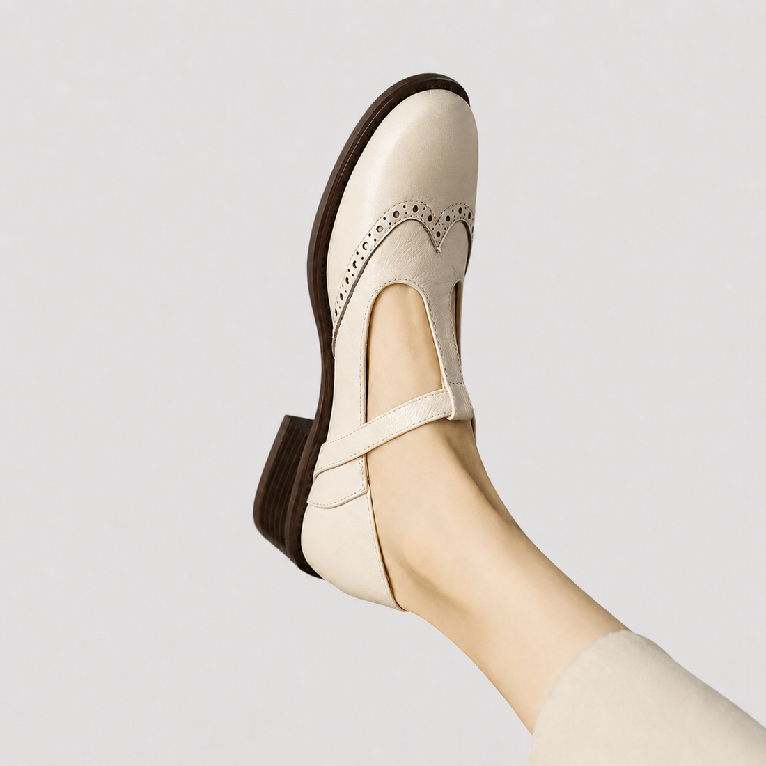 Livian - Sandały na Obcasie w Stylu Vintage