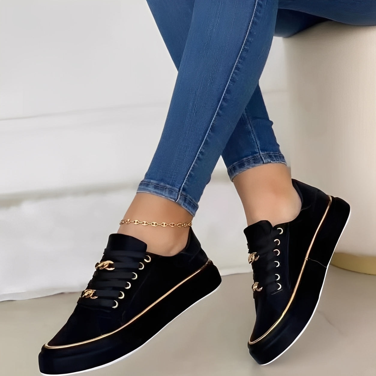 Deziree - Eleganckie damskie buty na platformie z ozdobnymi łańcuchami