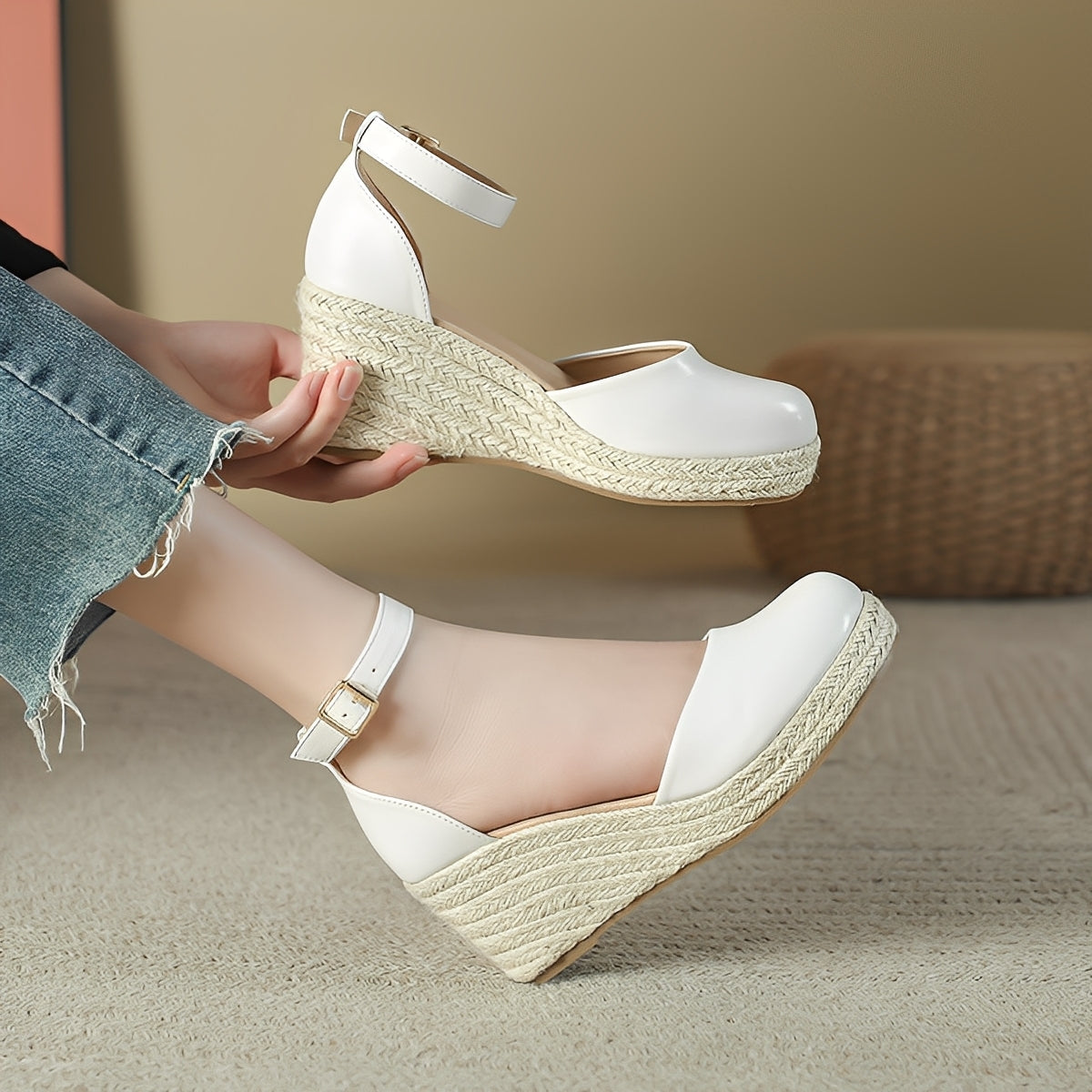 Yasmine - Stylowe kobiece sandały na koturnie