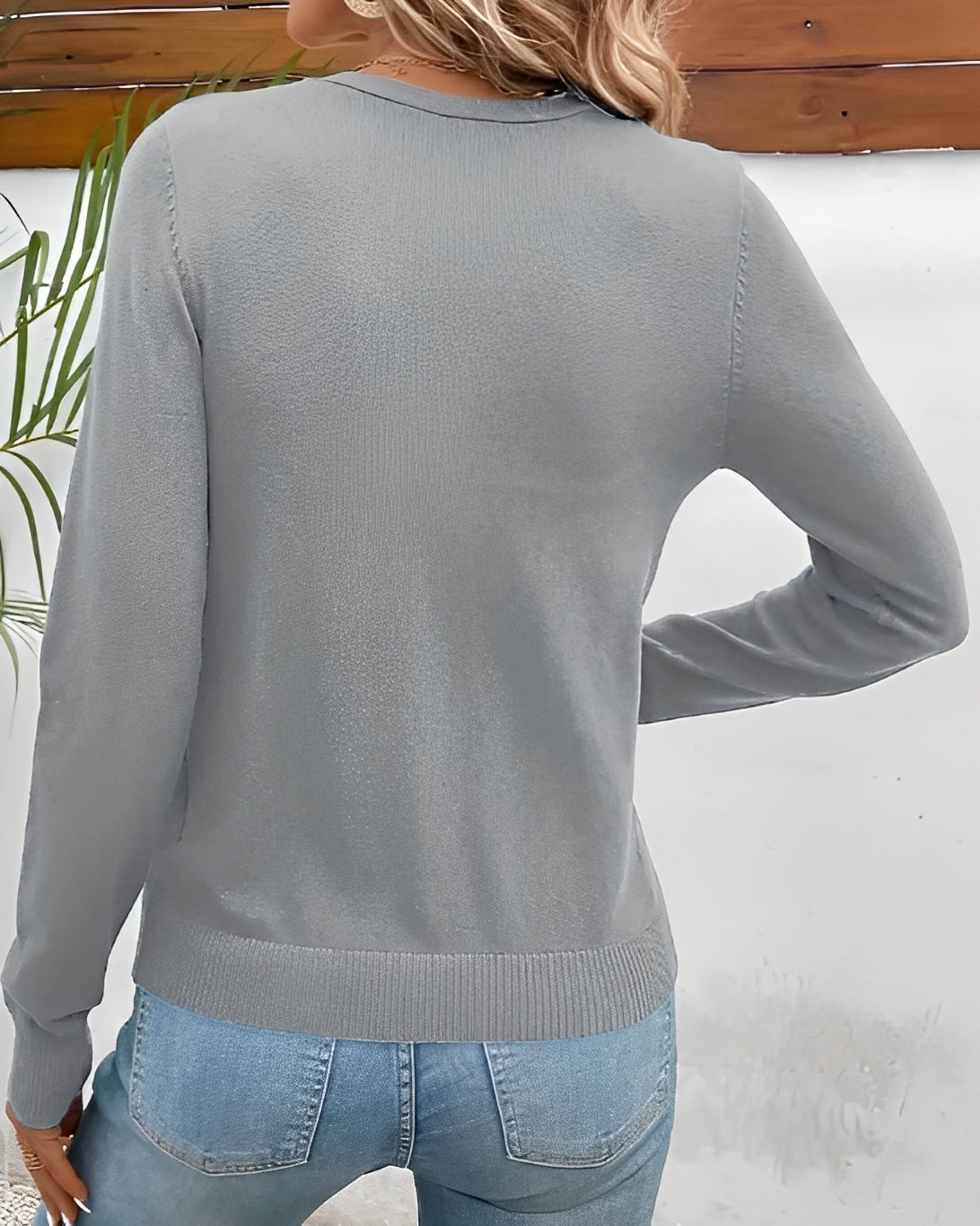 Meryl - Modny damski sweter z guziczkami