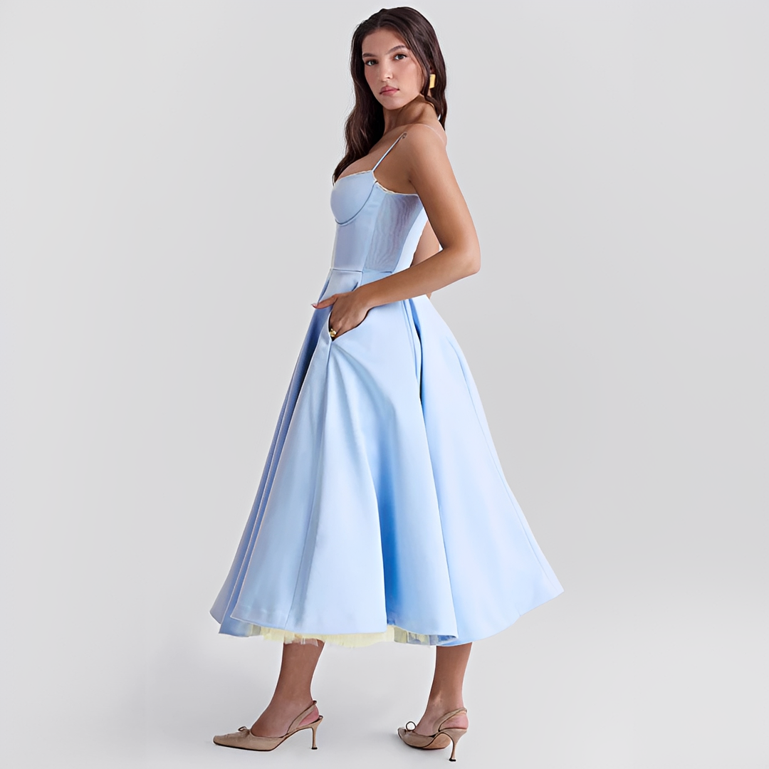 Zendaya - Elegancka Sukienka z Podwójną Warstwą