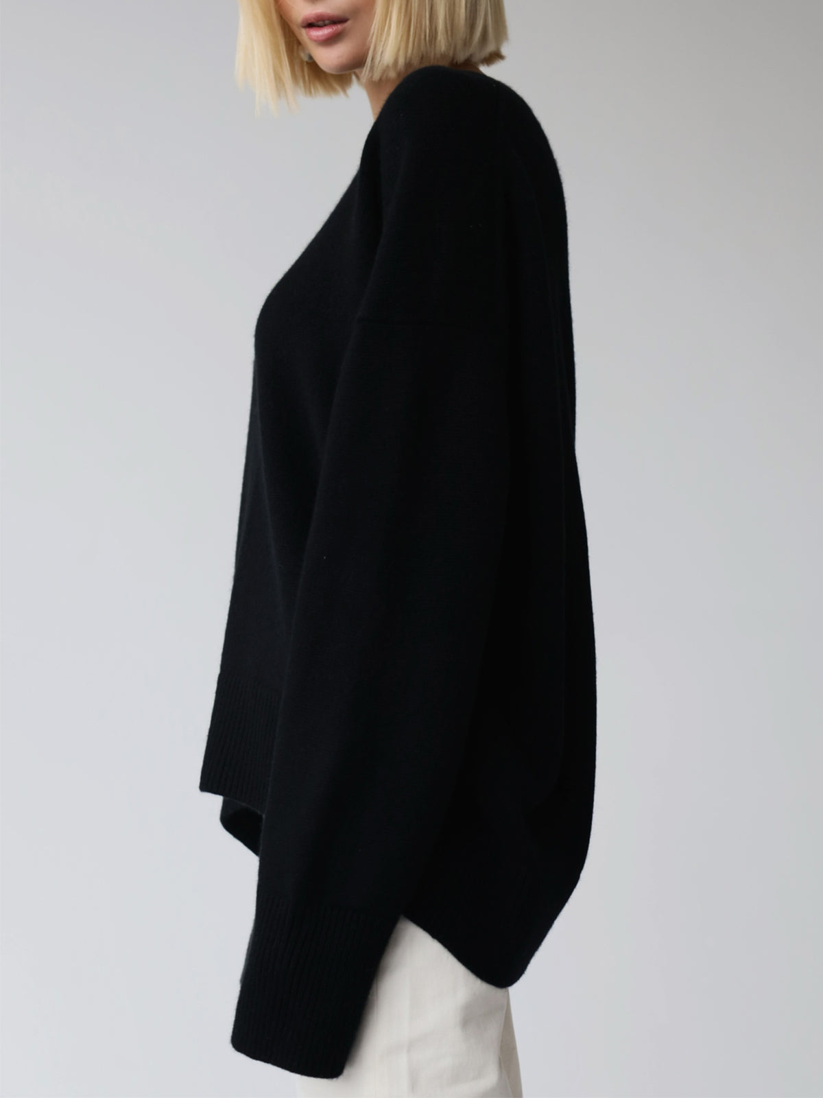 Amara – Oversize sweter „Cukrowa wata“