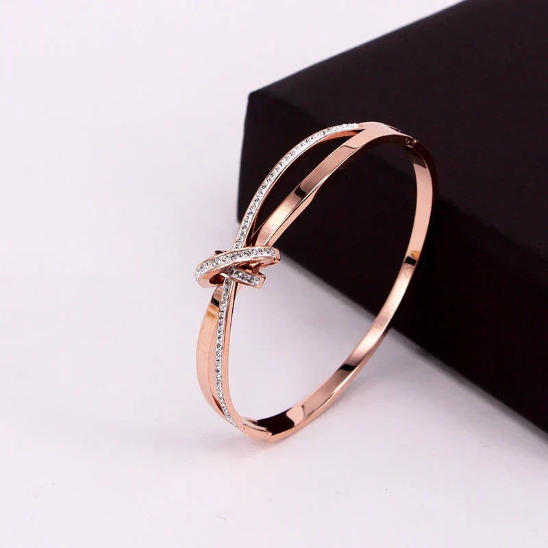 Dalia – Elegancka bransoletka z węzłem