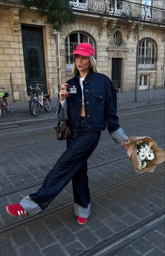 Clara – Zestaw Denim z Kurtką Trucker & Dżinsami z Wysokim Stanem