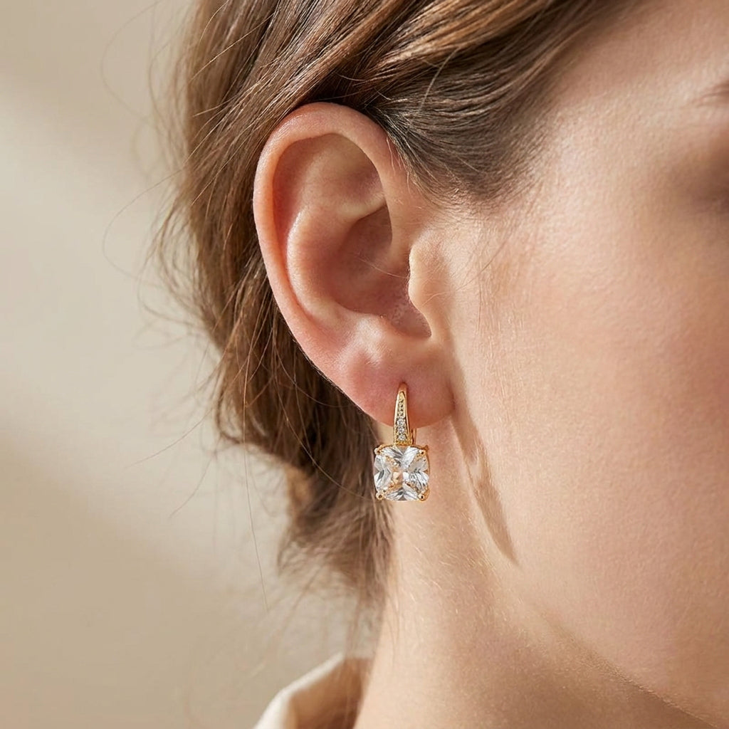 Naoko – Eleganckie Kolczyki z Błyszczącymi Detalami
