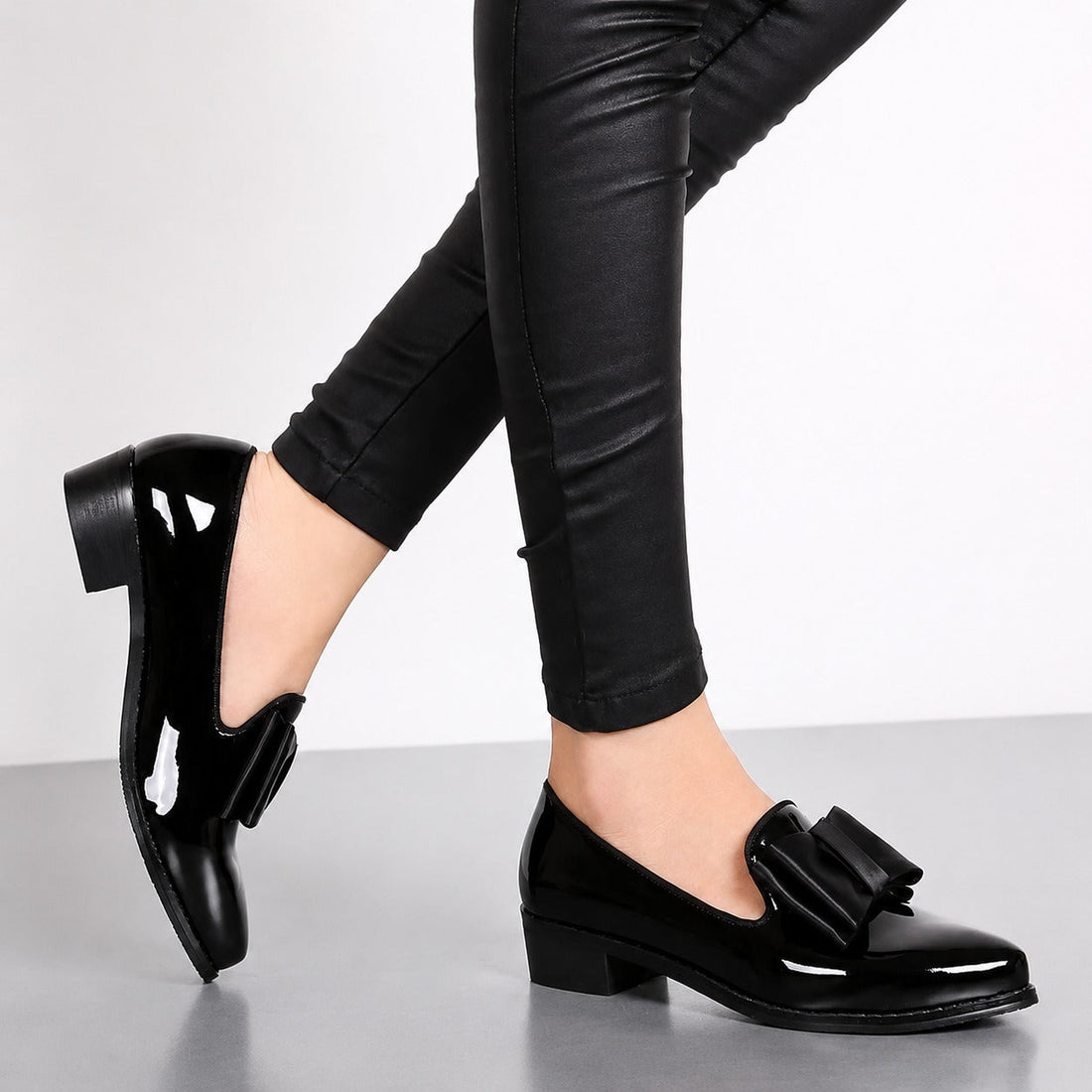Rachel - Modne buty z wstążką dekoracyjną