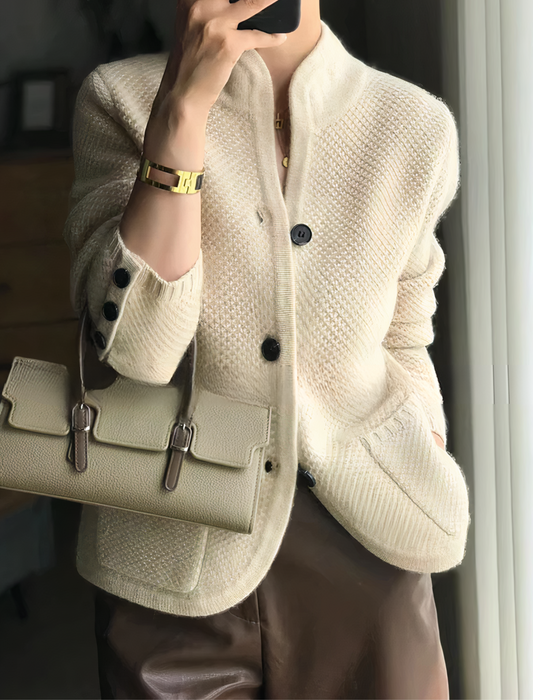 Carissa - elegancki kaszmirowy sweter z guziczkami dla kobiet