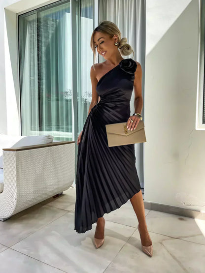 Agatha - Elegancka sukienka z falbanami i akcentem na ramionach