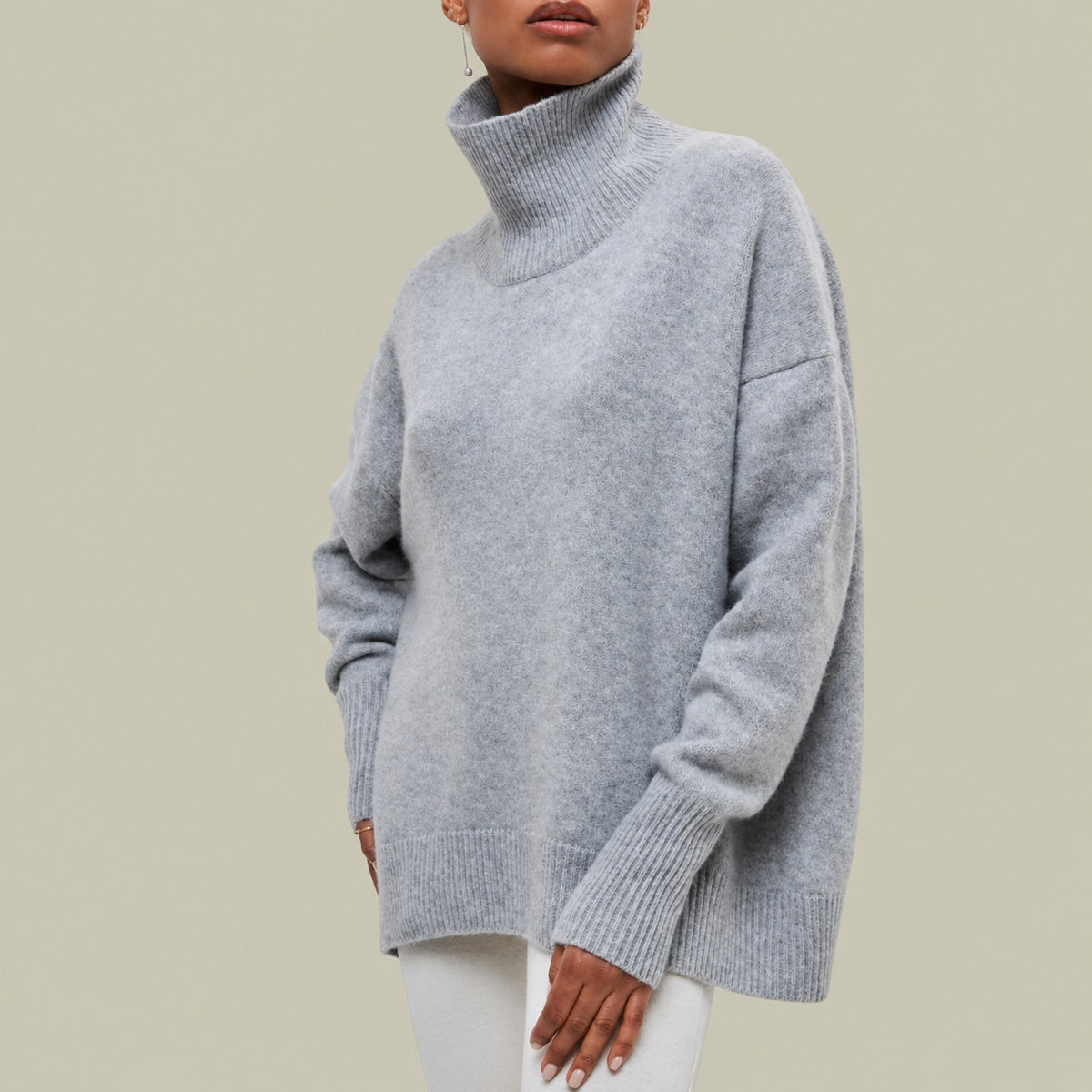 Damski sweter z golfem luźny krój długi rękaw oversize