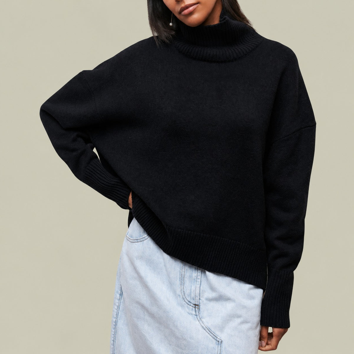 Damski sweter z golfem luźny krój długi rękaw oversize