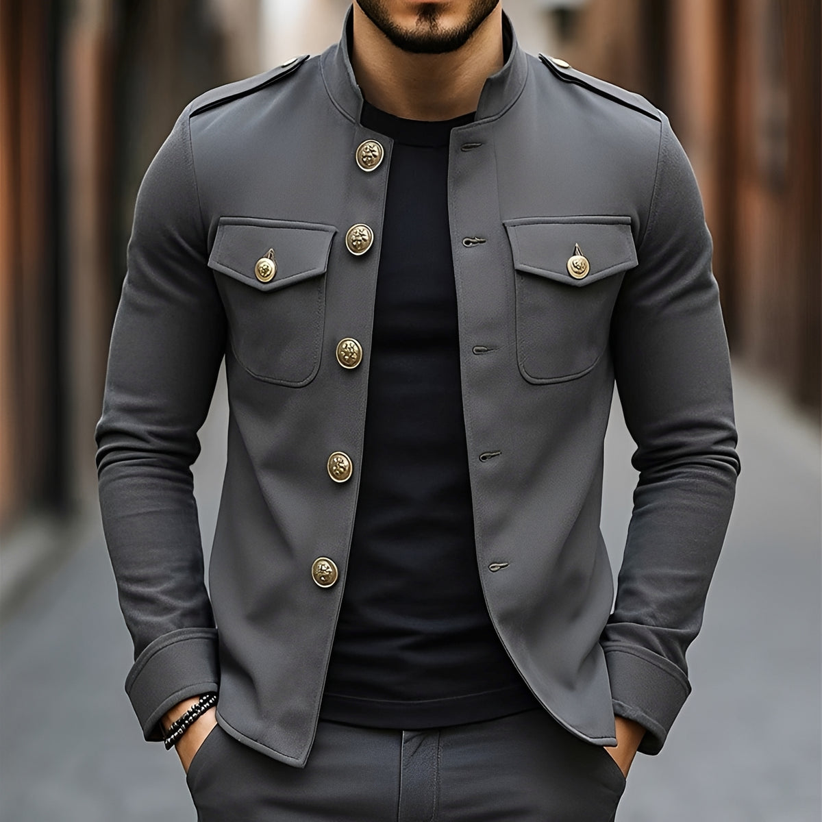 Męska kurtka w stylu wojskowym z kołnierzem stojącym i zapięciem na guziki - dopasowana