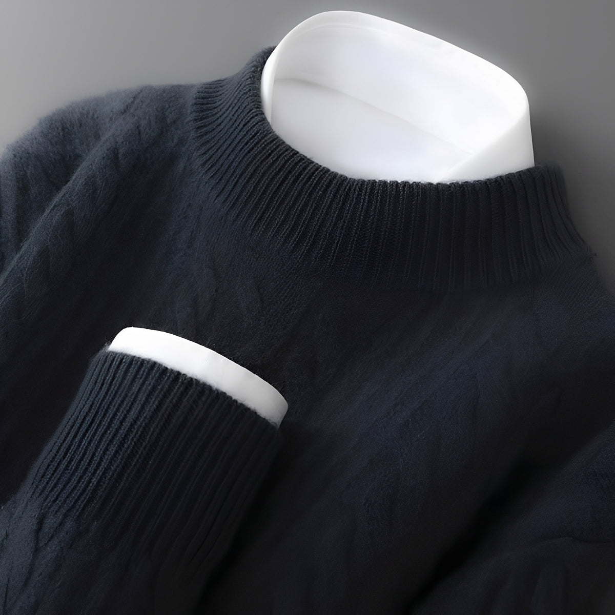 Męski sweter z okrągłym dekoltem i długim rękawem - miękki teksturowany design
