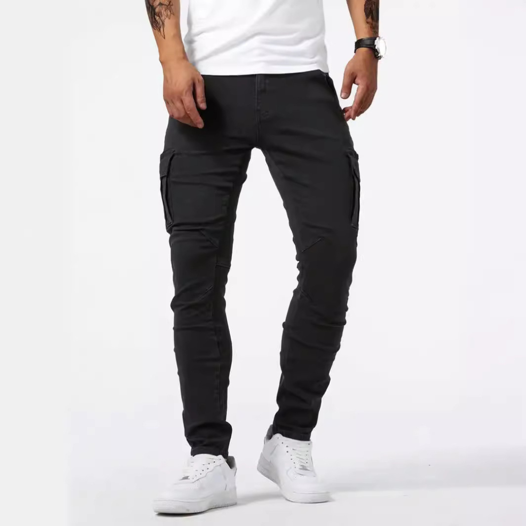 Męskie jeansy cargo Slim tapered - kieszenie udowe z klapami i dodatkowe panelowe na kolanach