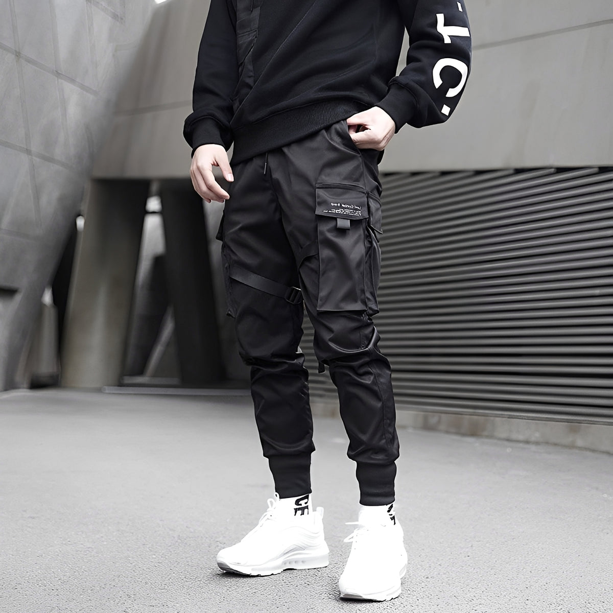 Męskie spodnie cargo z tacticalnymi funkcjami tapered fit regulowane paski wielopocket