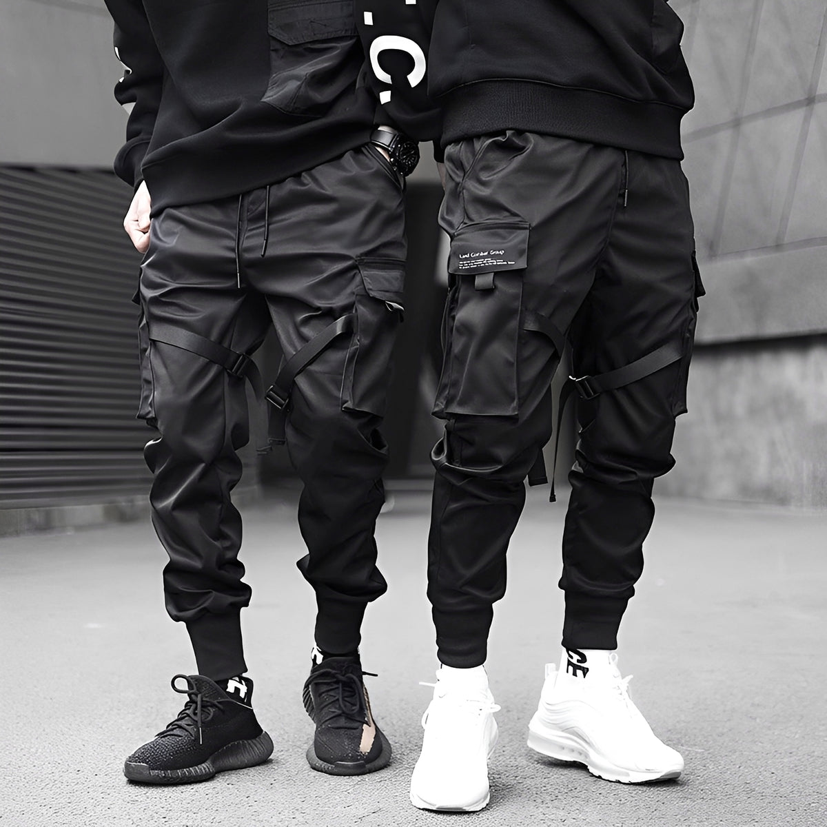 Męskie spodnie cargo z tacticalnymi funkcjami tapered fit regulowane paski wielopocket