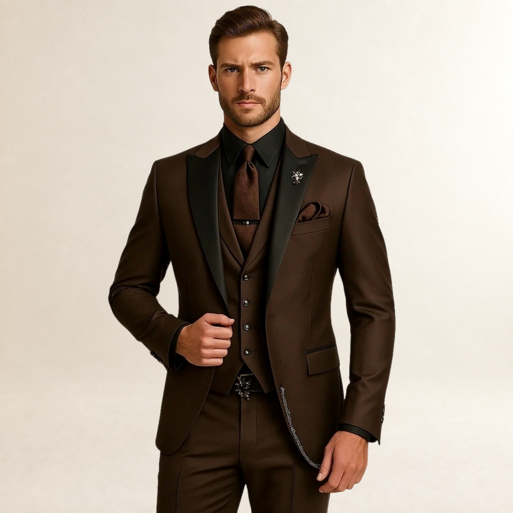 Marynarski garnitur męski trzyczęściowy slim fit z klapami szpiczastymi i kamizelką