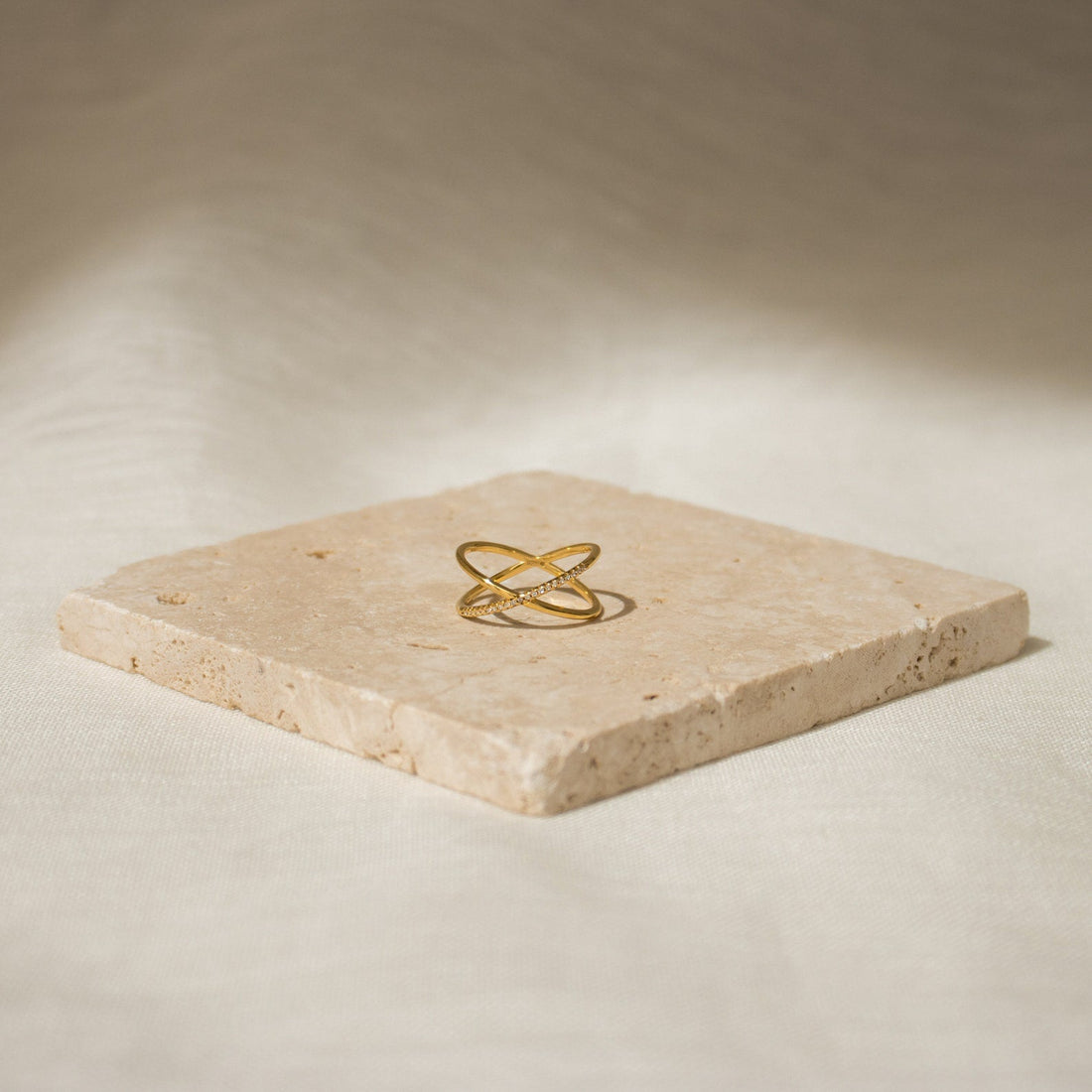 Lena – Luksusowy pierścionek Pavé X