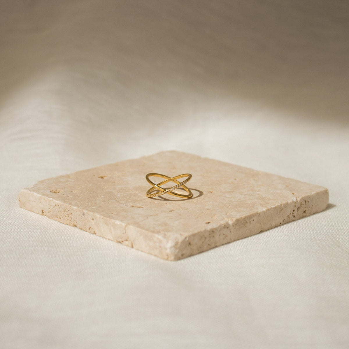 Lena – Luksusowy pierścionek Pavé X