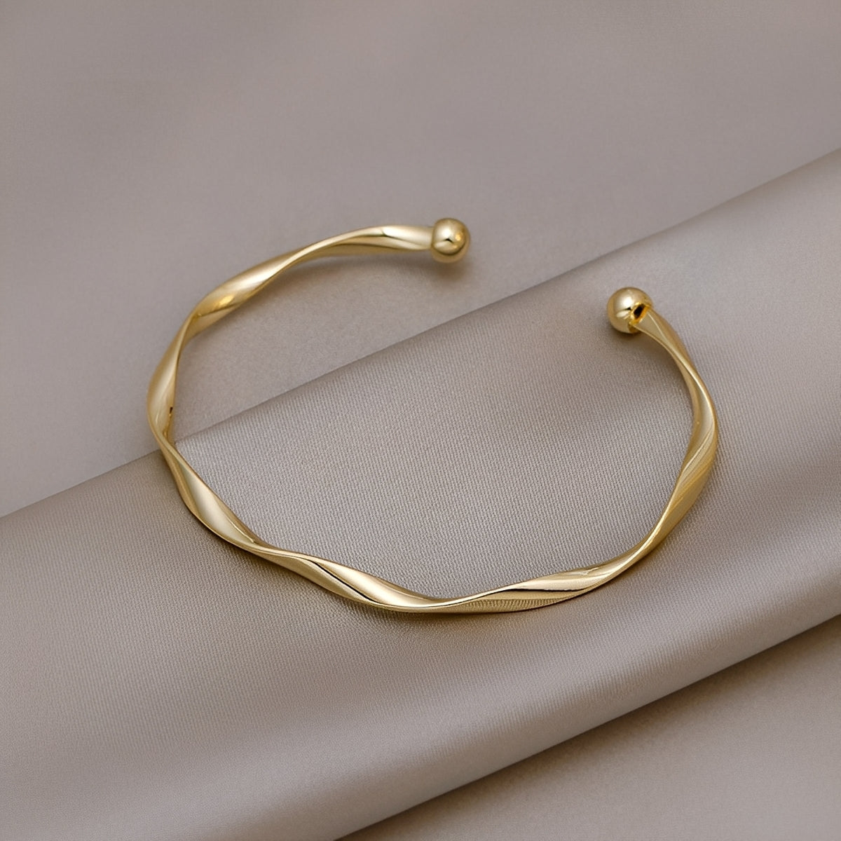 Lara – Bransoletka Elegancja Złoto
