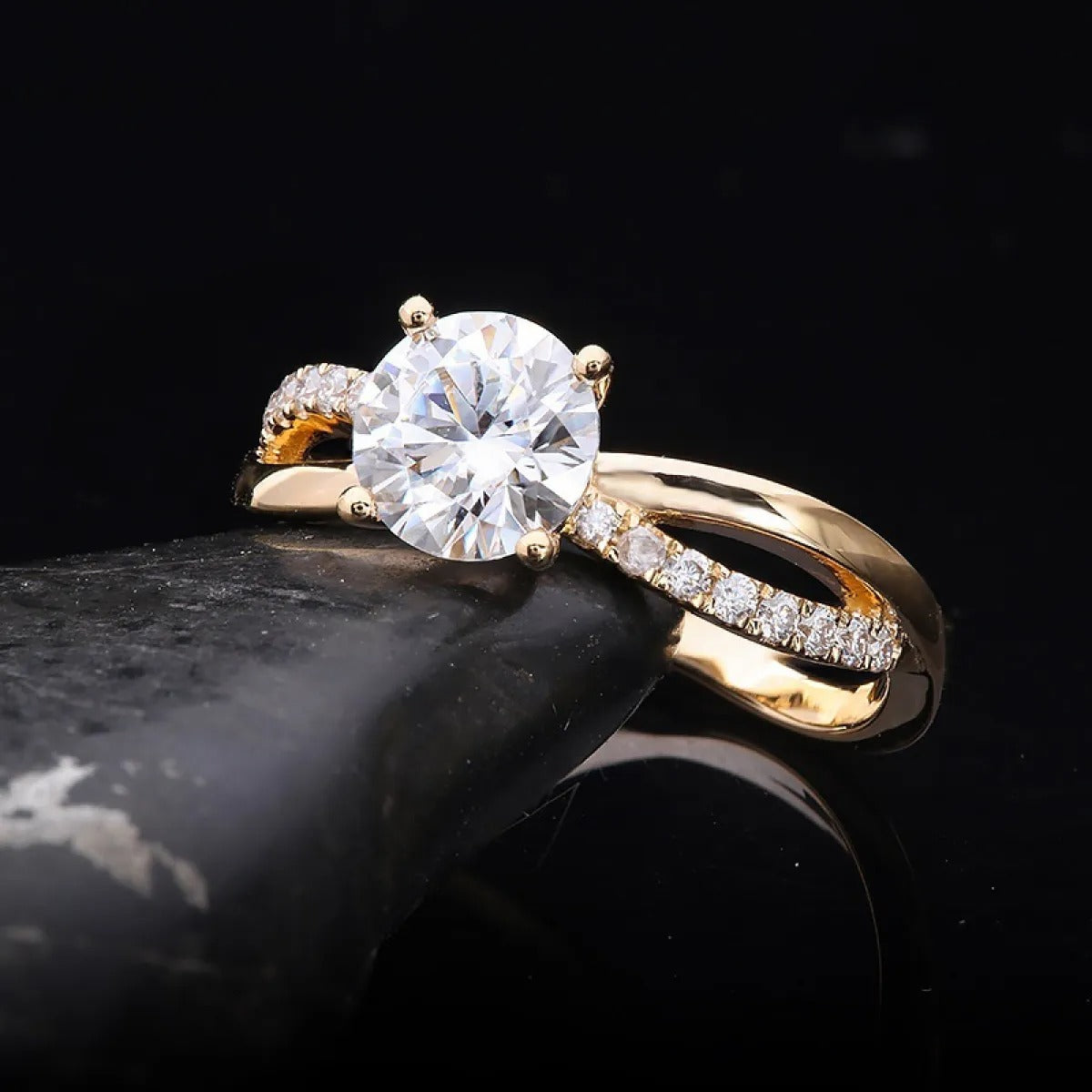 Jane – Pierścionek z złota 18K