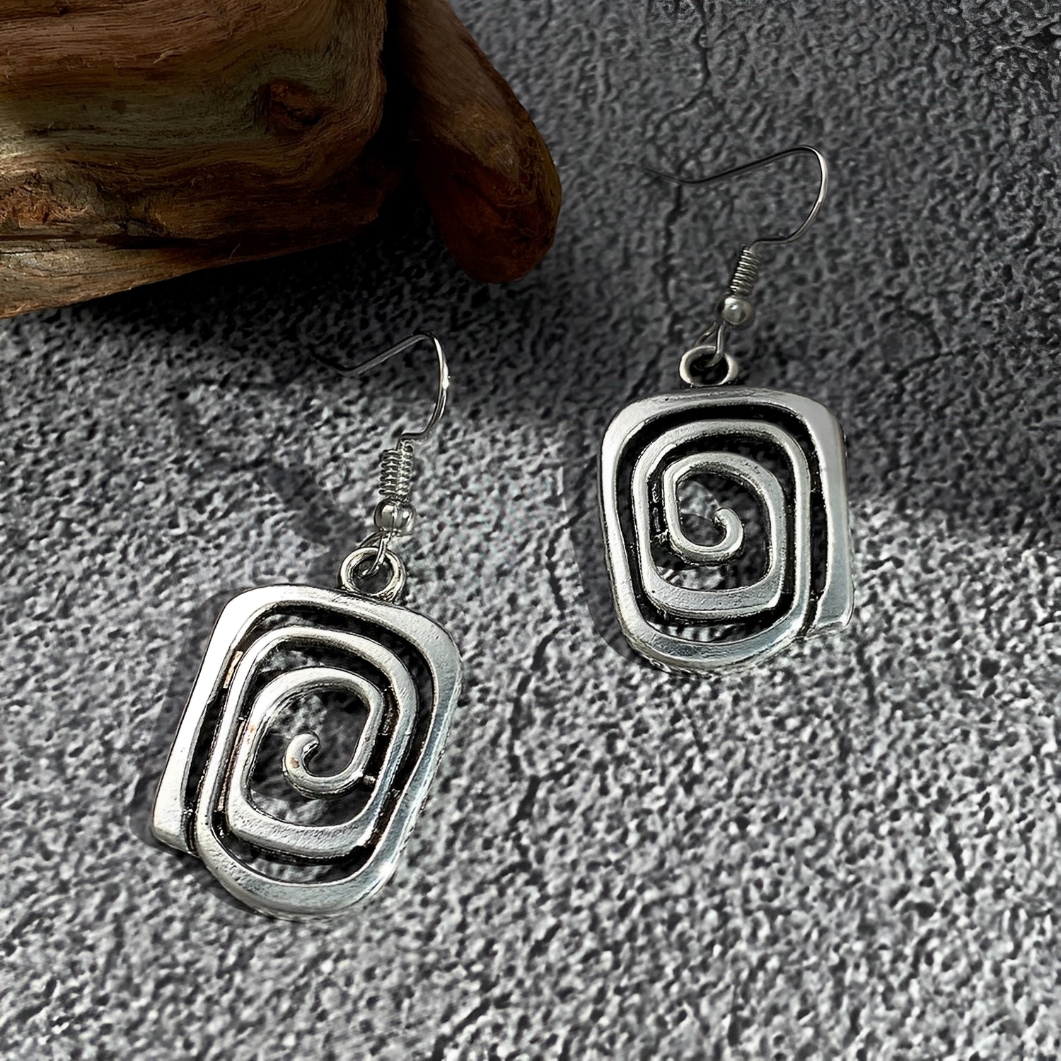 Kaia – Srebrne kolczyki Boho z spiralnym wzorem