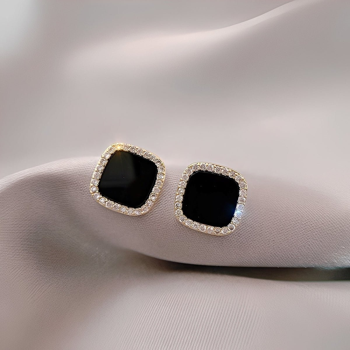 Catherine – Eleganckie Kolczyki z Kontrastowymi Detalami