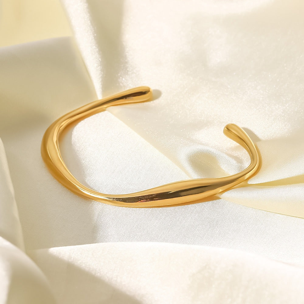 Gayle – Elegancka bransoletka Möbius