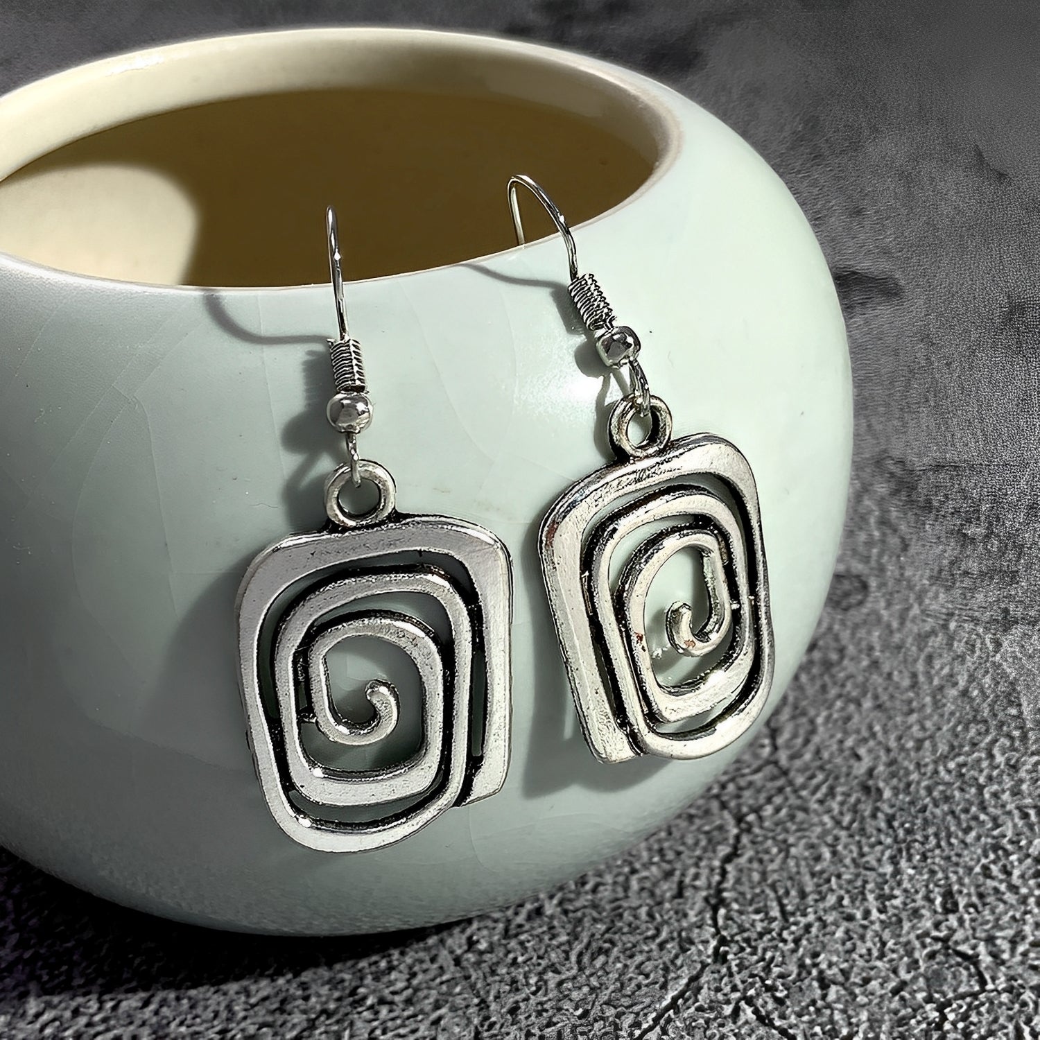 Kaia – Srebrne kolczyki Boho z spiralnym wzorem