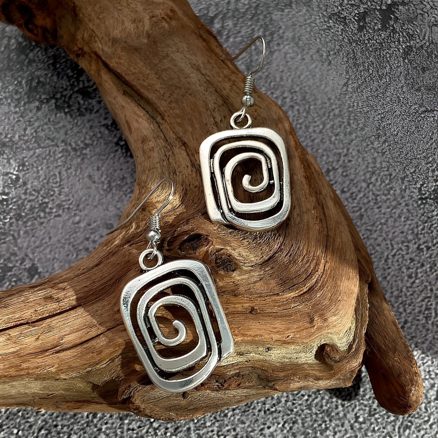 Kaia – Srebrne kolczyki Boho z spiralnym wzorem